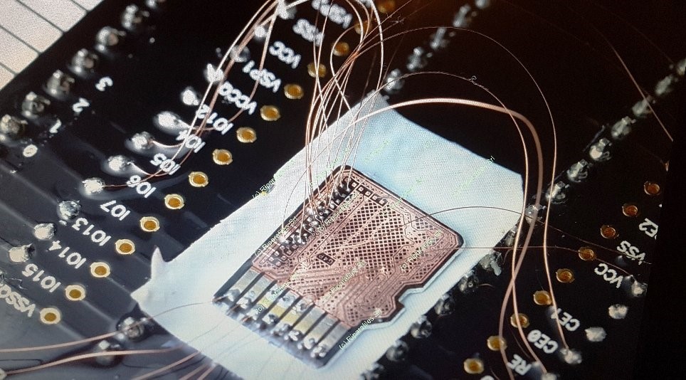 MicroSD monolitica: piedinatura ricostruita con saldature manuali